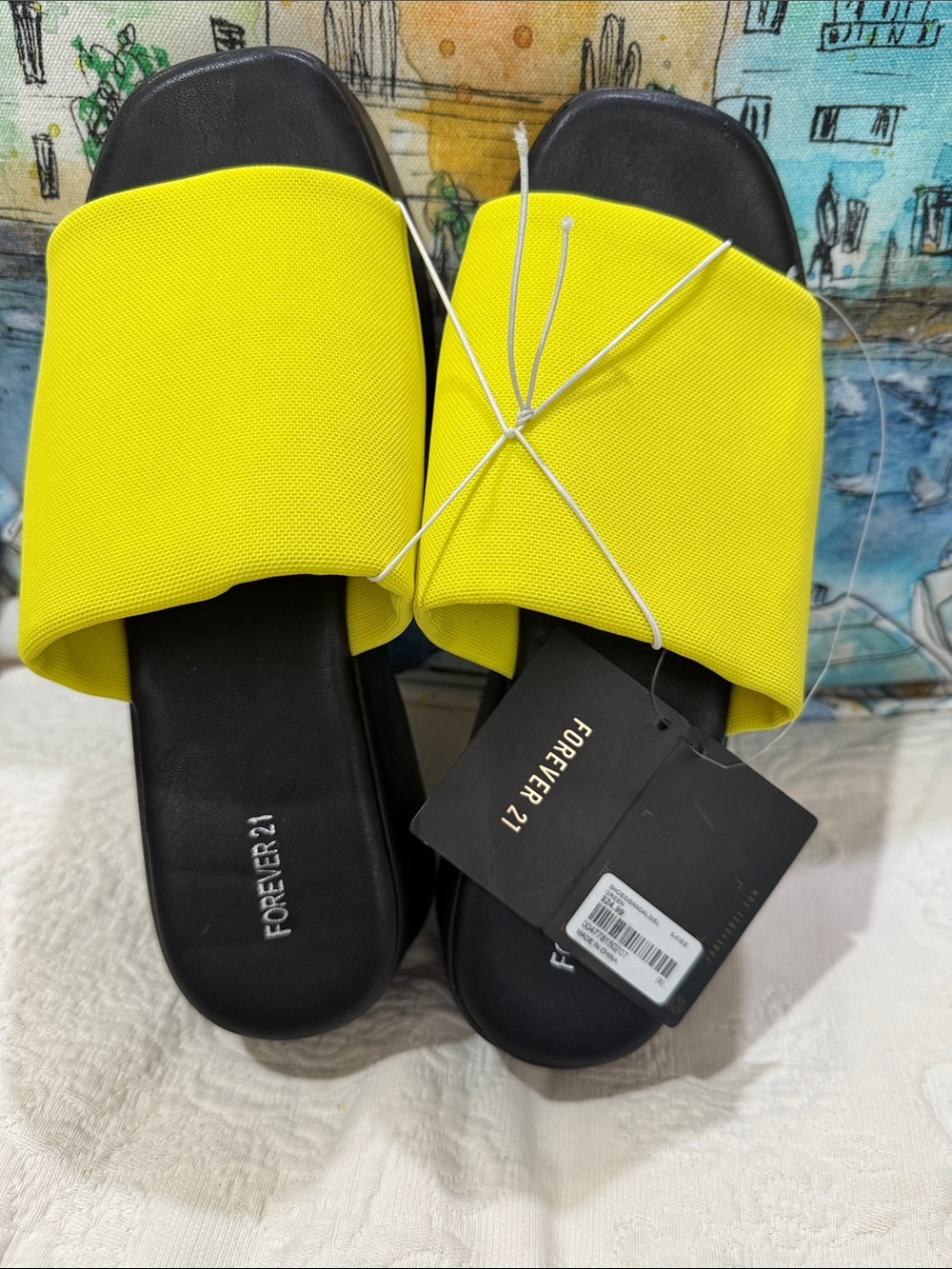 Forever 21 Neon Yellow Slide Mules size 8 new with tag comes with gift - Picture 6 of 16